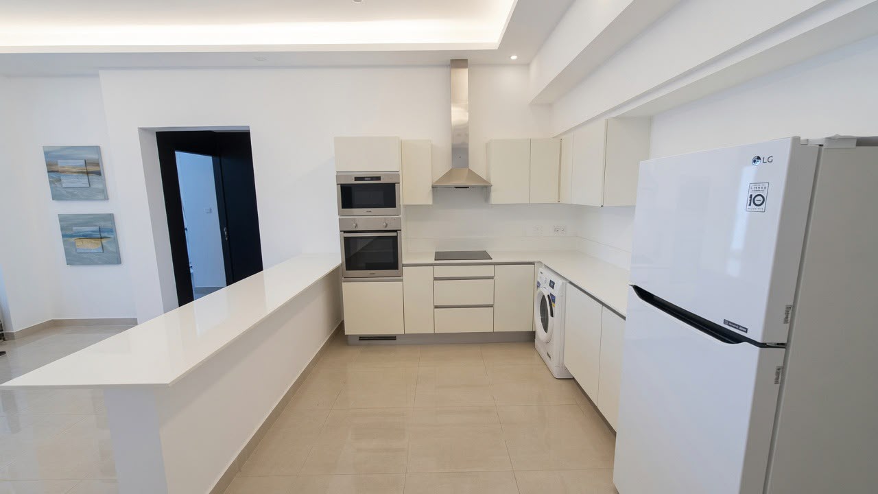 LARGE | 2BED APARTMENT | PRIME LOCATION