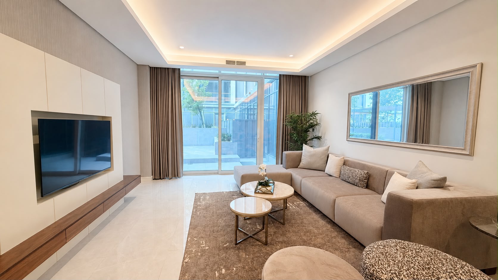 PRIVATE GARDEN | LUXURY LIFESTYLE | PRIME LOCATION