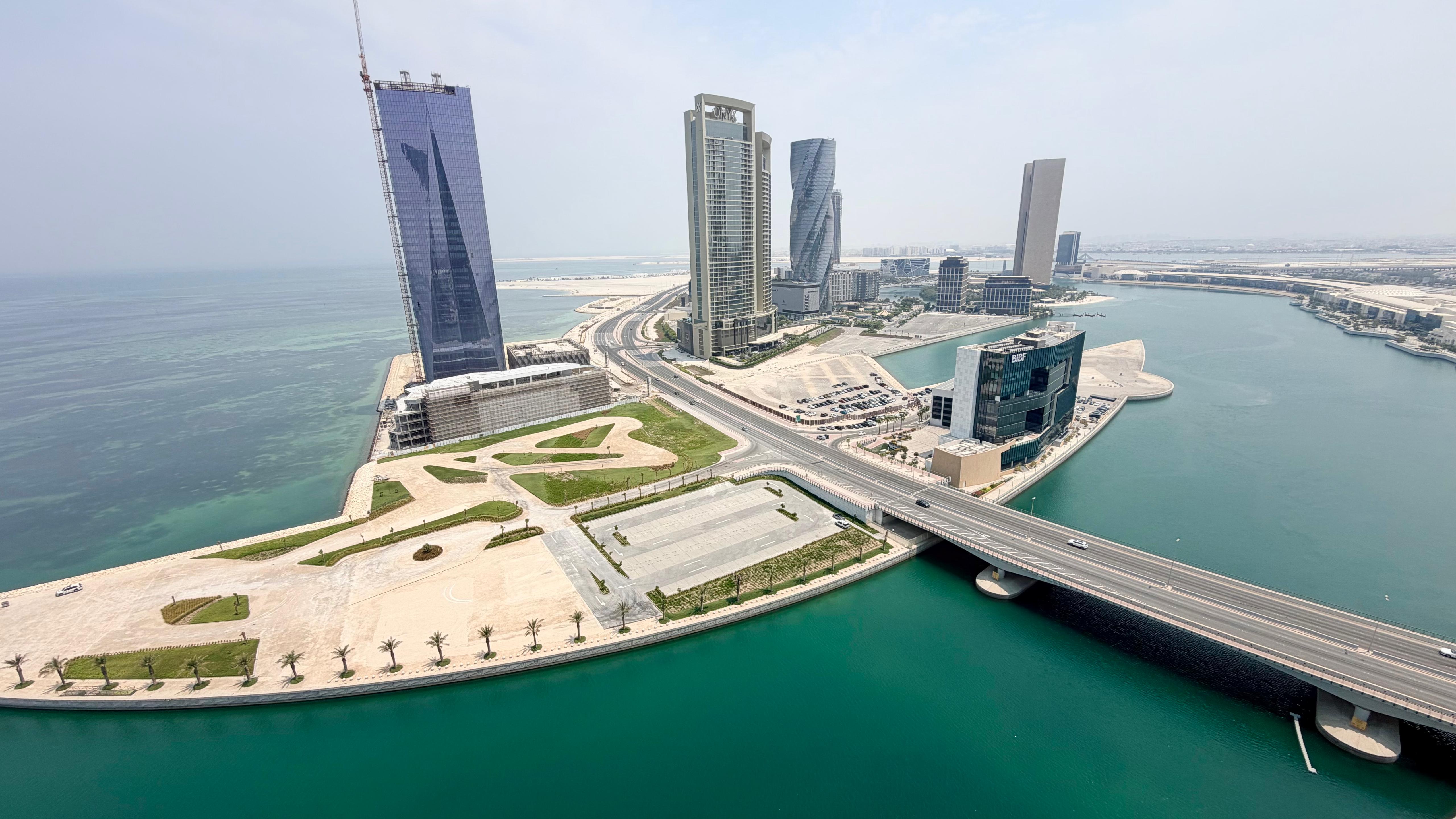 Sea view Luxury Two bedrooms in Bahrain Financial Harbor 