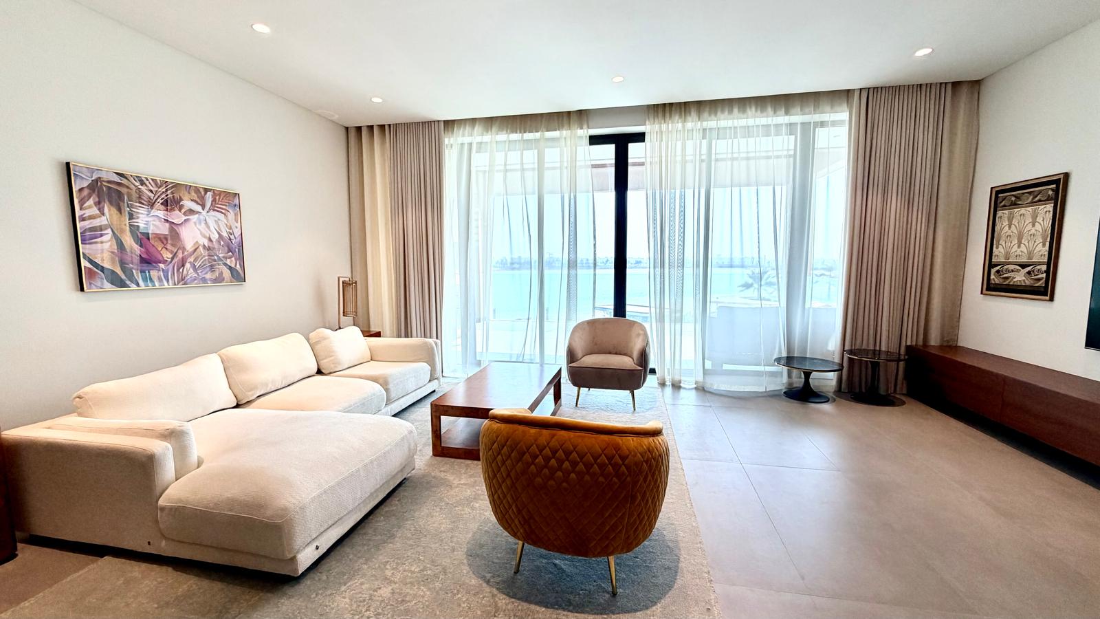 LUXURY SKY VILLA | HUGE TERRACE | SEA & BEACH VIEW