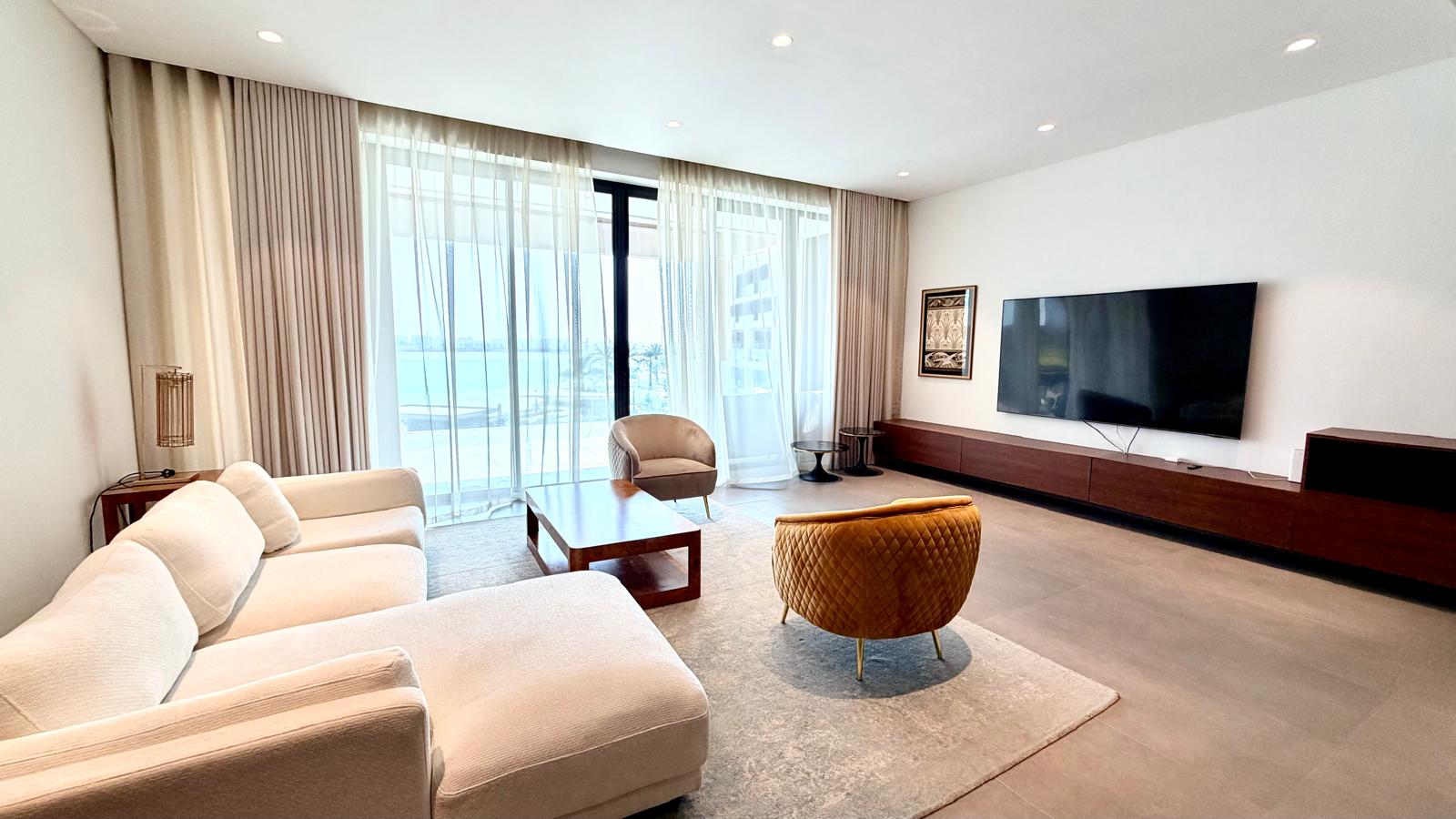LUXURY SKY VILLA | HUGE TERRACE | SEA & BEACH VIEW