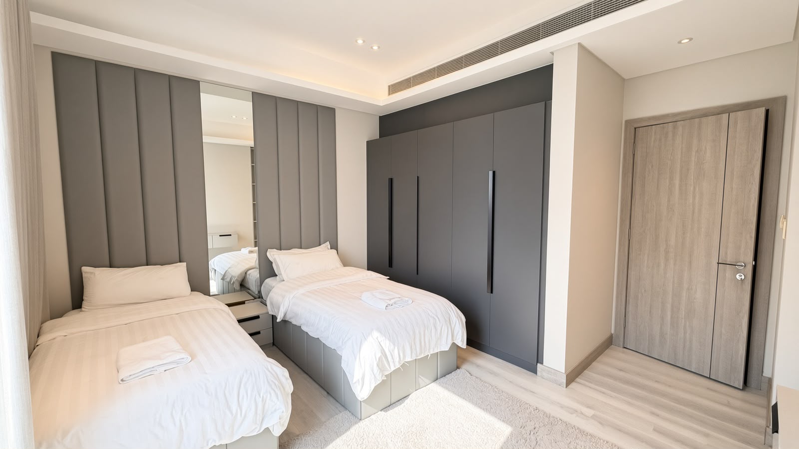 LUXURY 2BED | SPACIOUS | NEAR CAUSEWAY