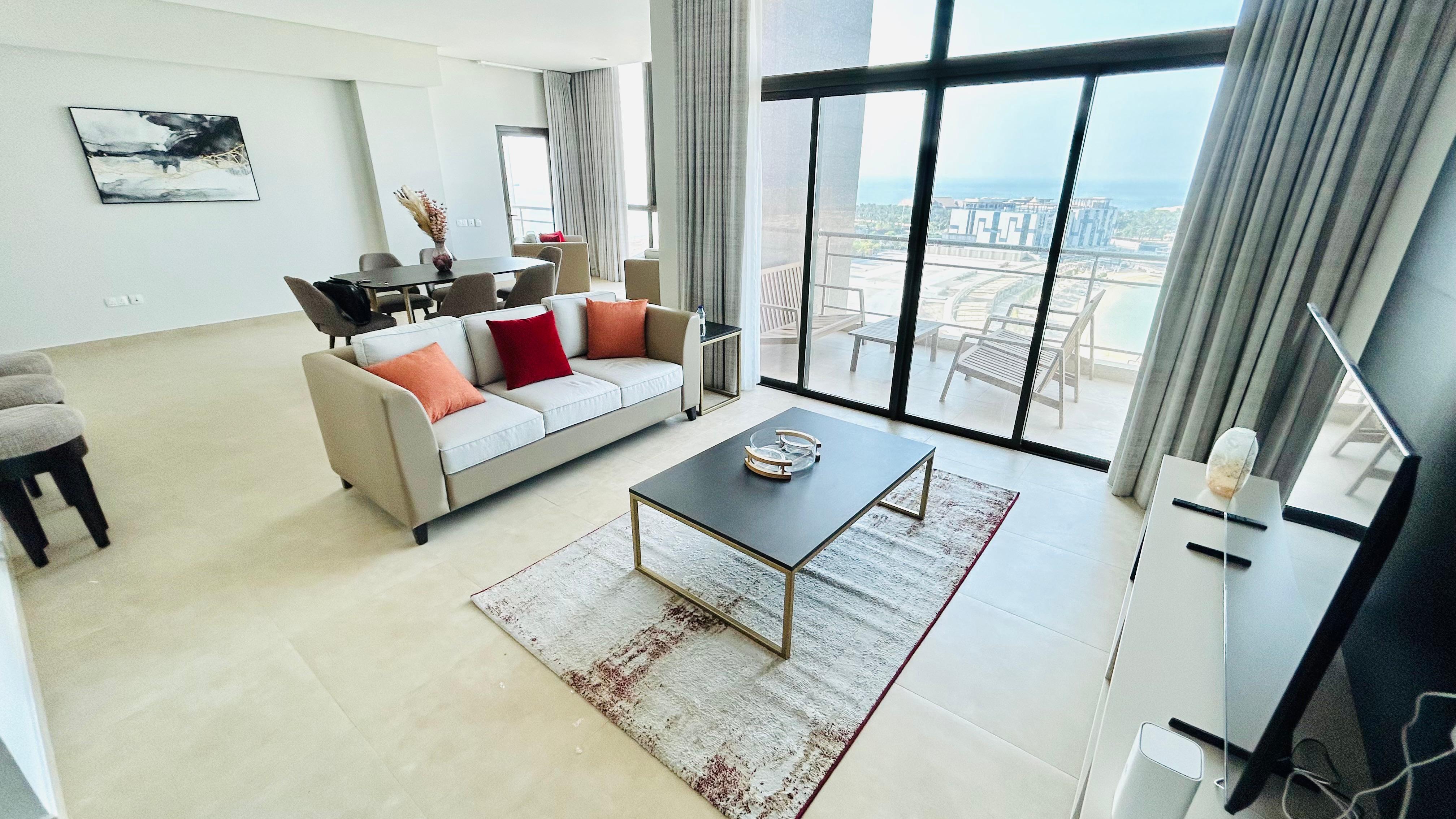 Penthouse Spacious Three bedrooms in Reef Island.