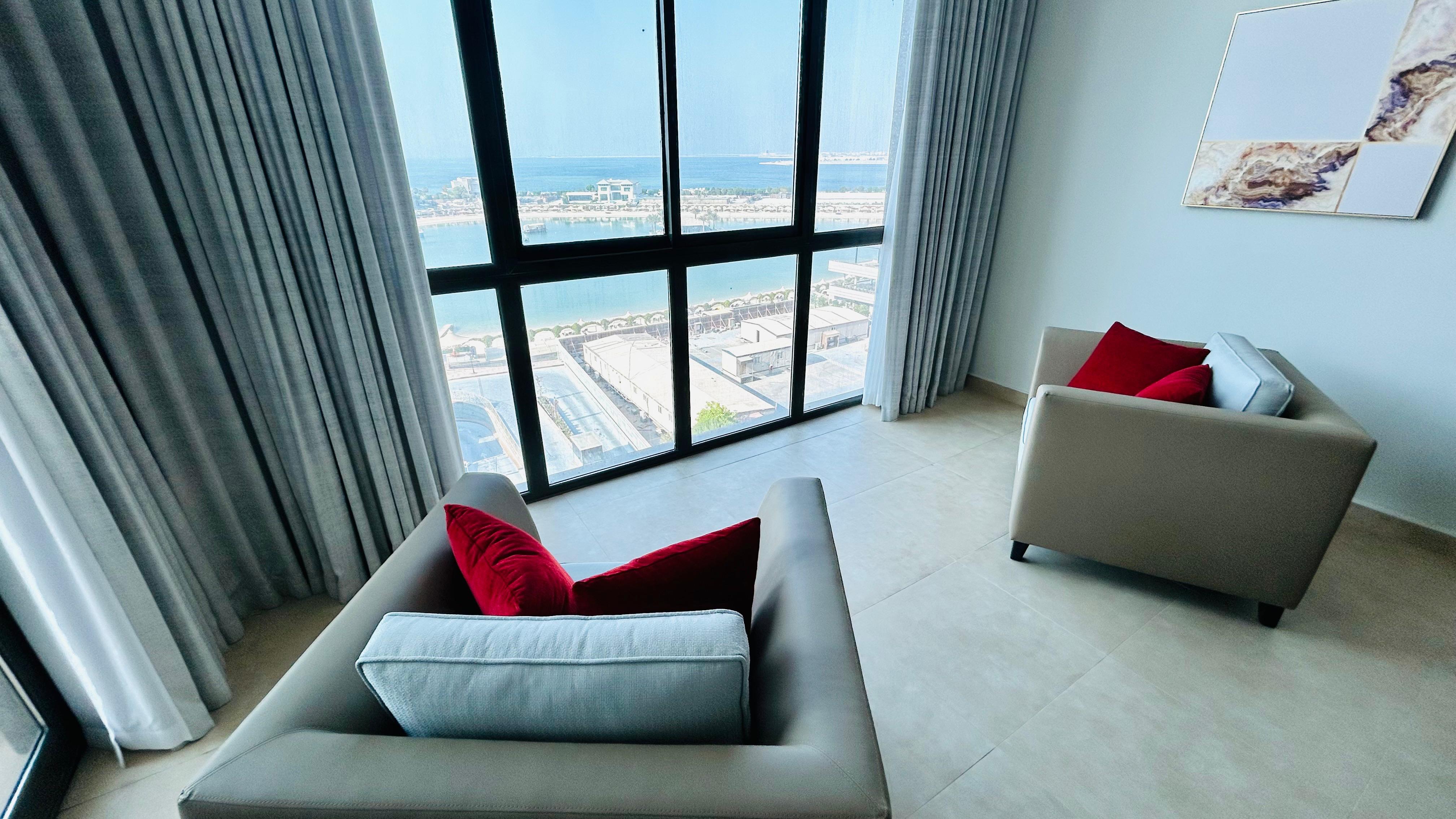 Penthouse Spacious Three bedrooms in Reef Island.