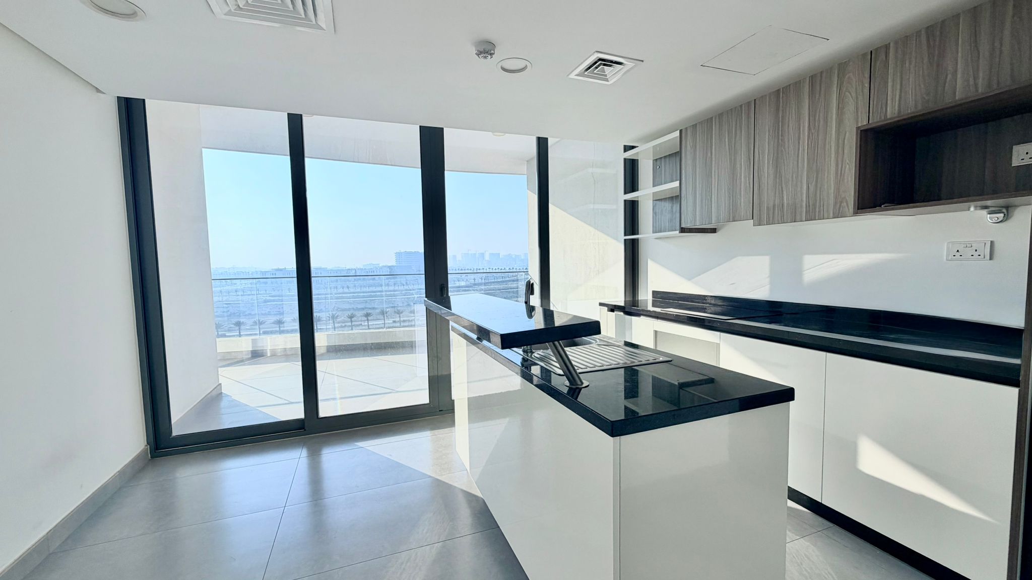LUXURY DUPLEX | MAID ROOM | PRIME LOCATION