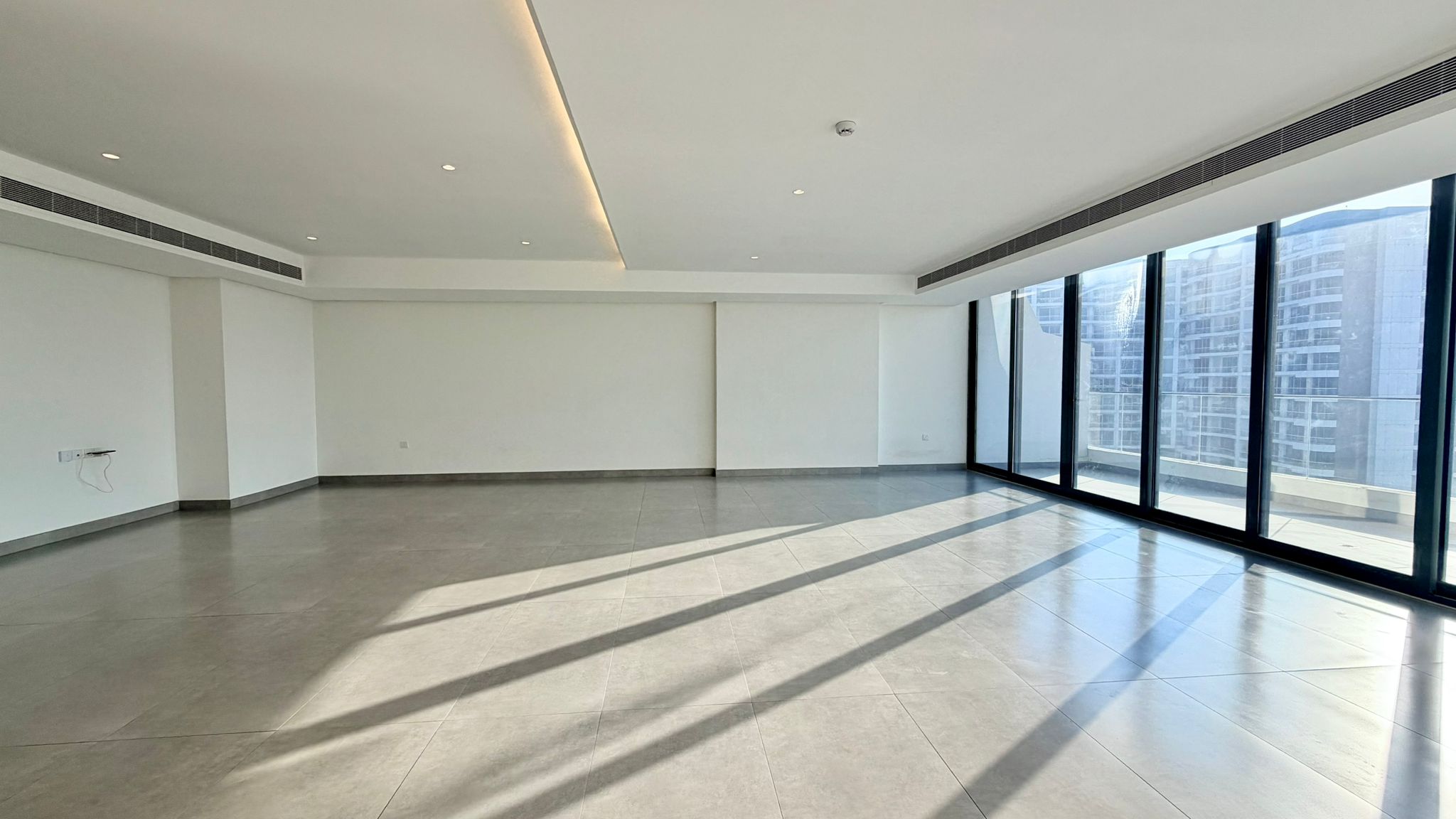 LUXURY DUPLEX | MAID ROOM | PRIME LOCATION