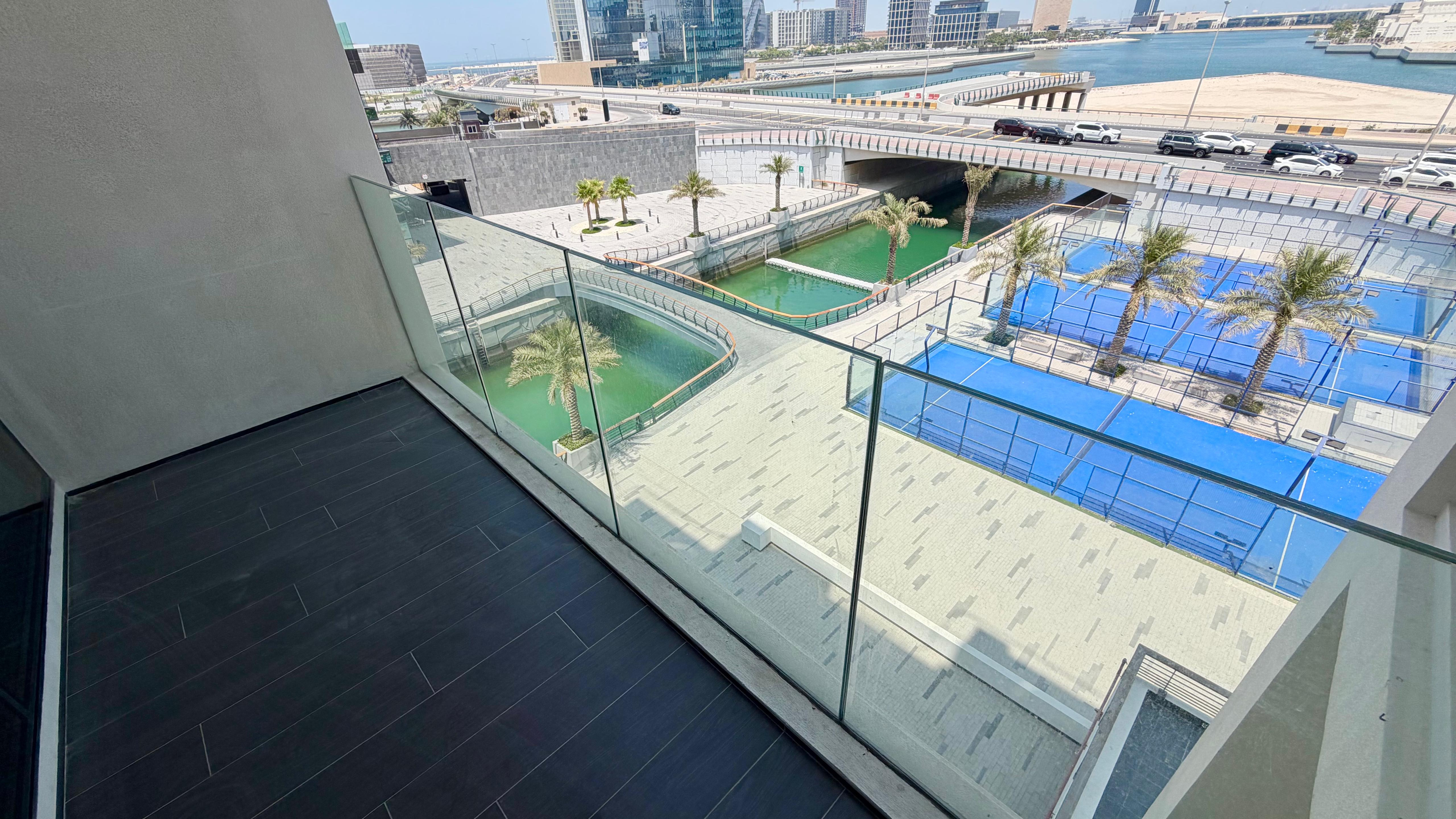 Sea view Luxury One bedroom apartment in Bahrain Financial Harbor 