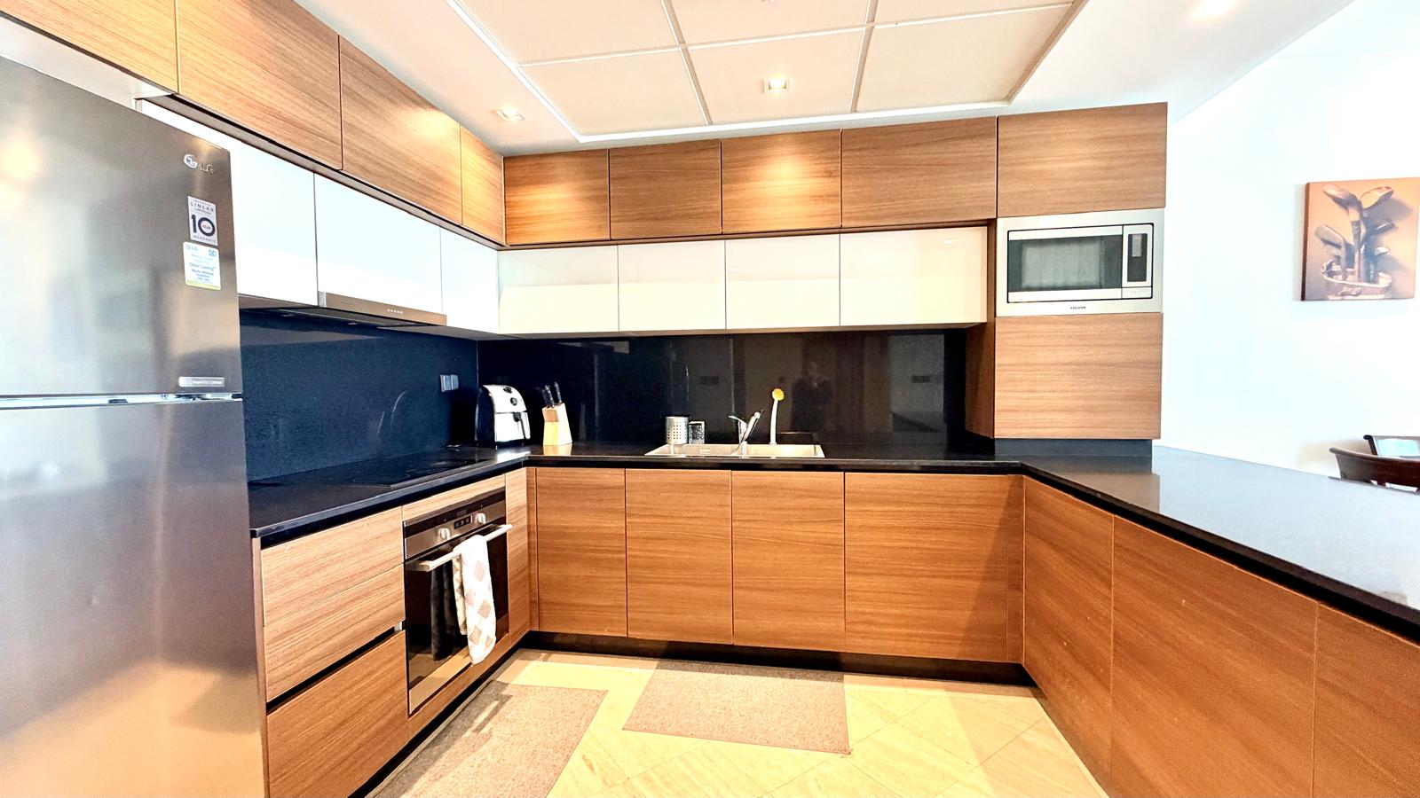 LUXURY 2BR | WATERFRONT LIVING 