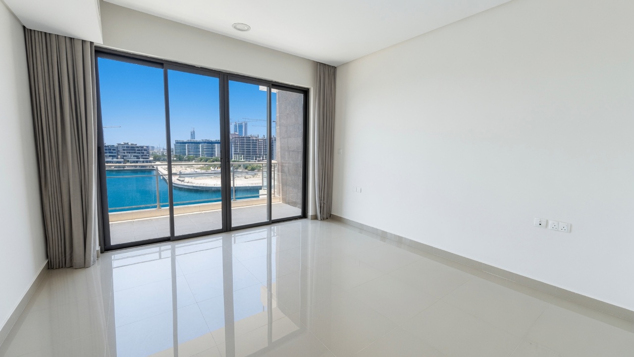 Penthouse | Sea View | Super-Spacious.
