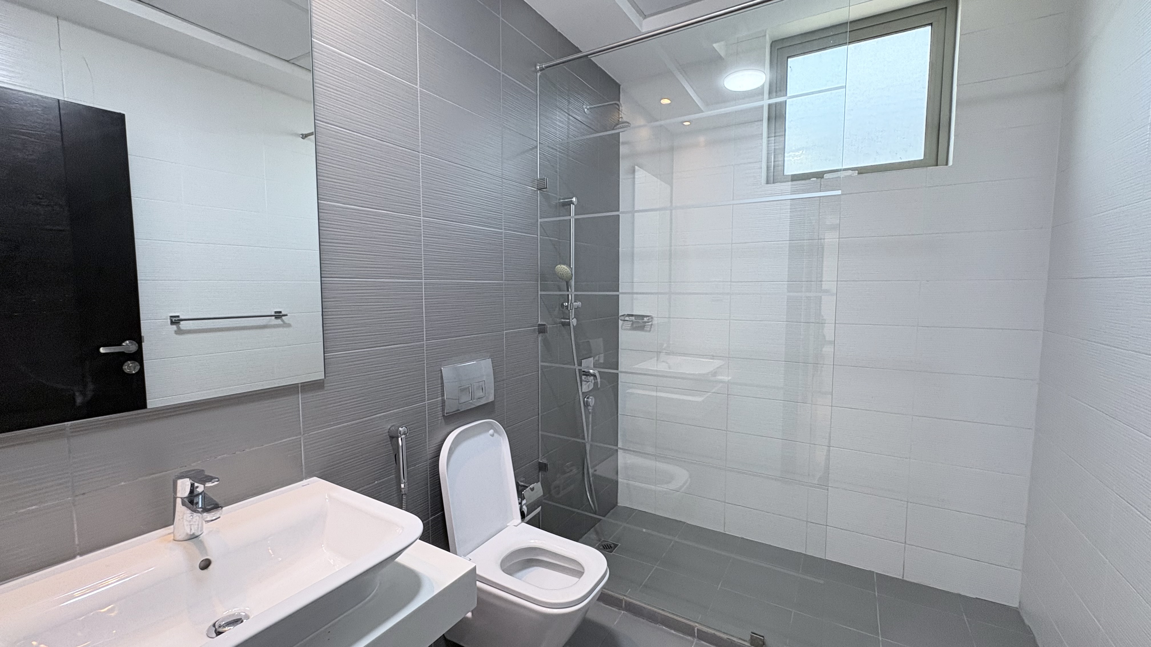 SEA VIEW | MAIDS ROOM | BALCONY | INTERNET INCLUDED