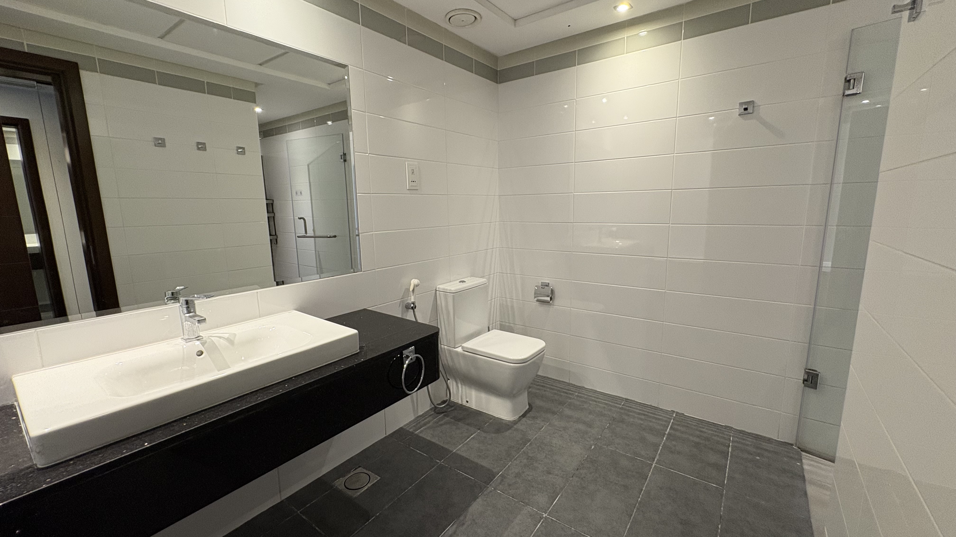 SEA VIEW | MAIDS ROOM | BALCONY | SEMI FURNISHED