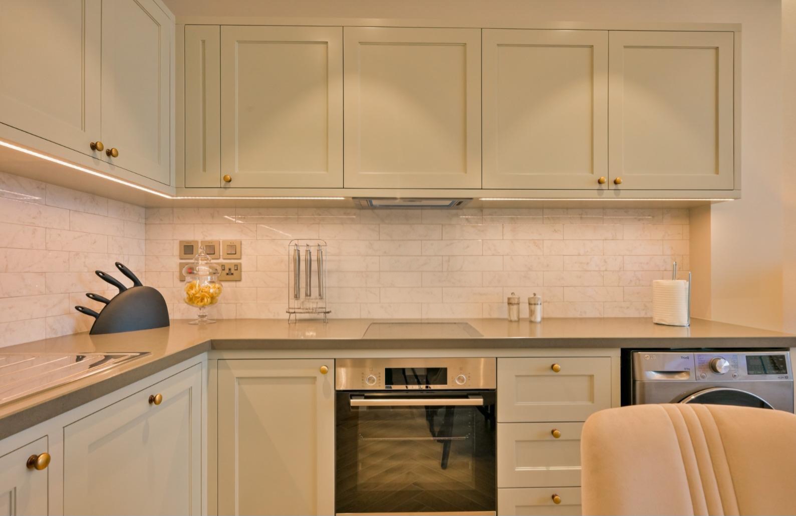 CITY VIEW | FURNISHED | HOUSEKEEPING | SEEF