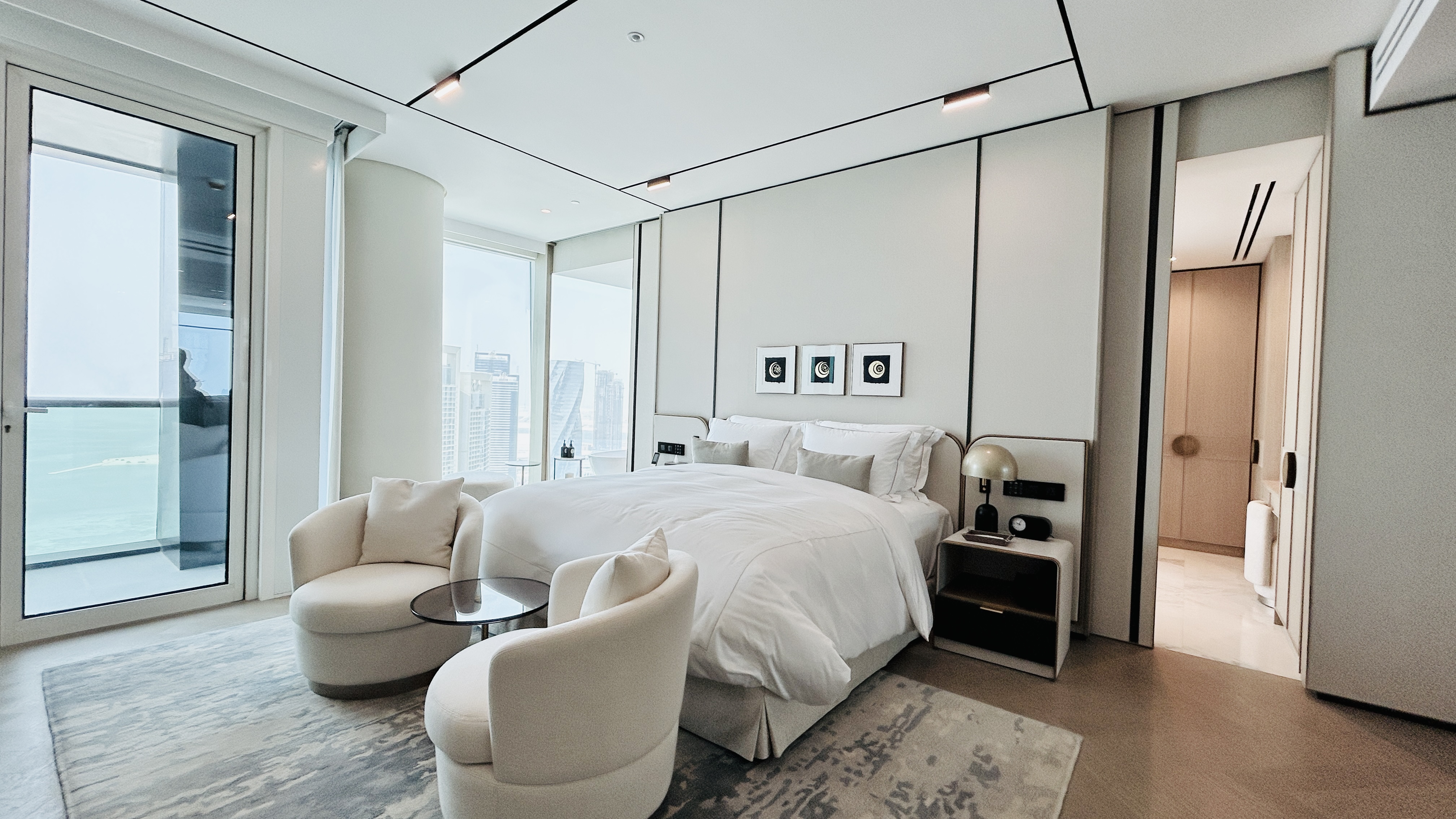 BRANDED RESIDENCE | WATERFRONT LIVING | HARBOUR