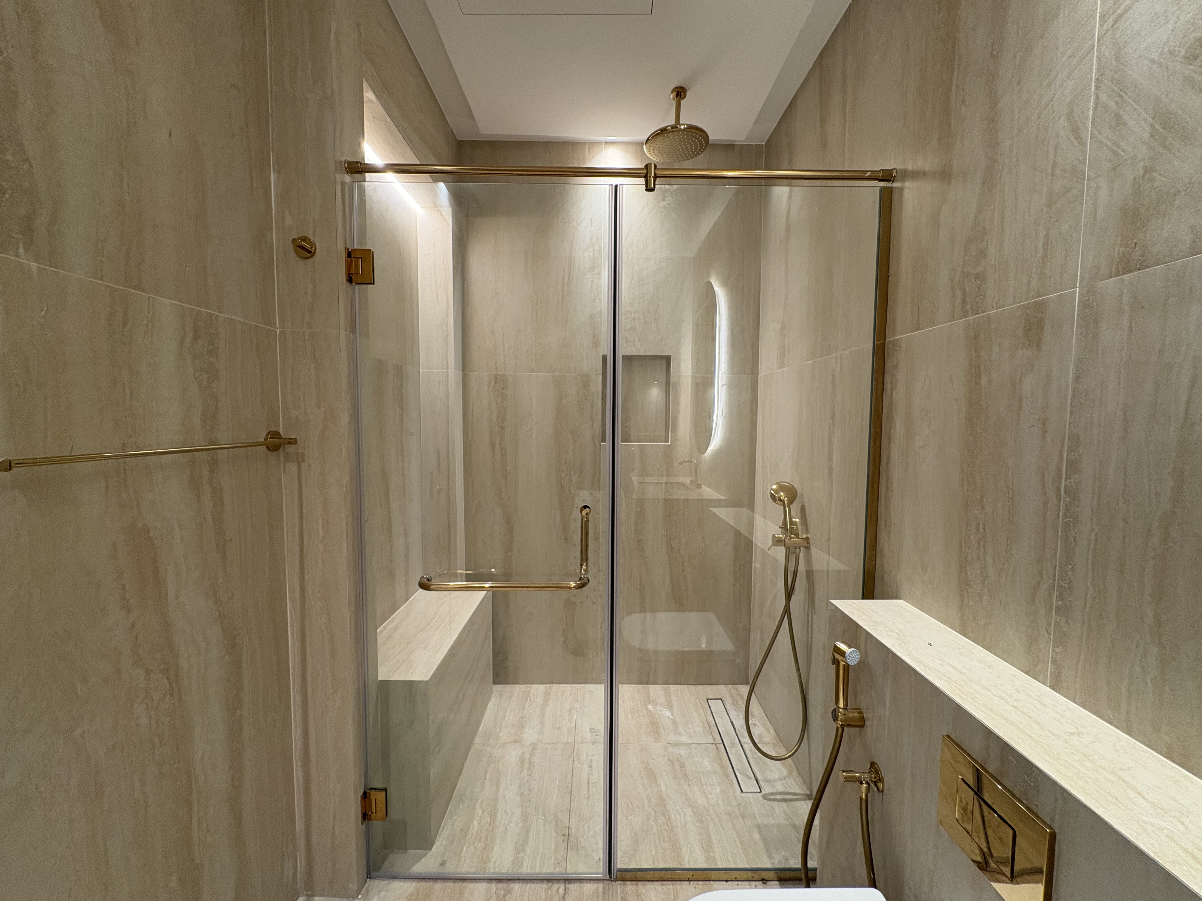 PRIVATE POOL | SPACIOUS | WATERGARDEN CITY | FREEHOLD